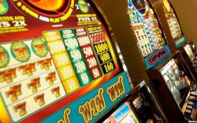 Classic Slots ဂိမ်း ဓာတ်ပုံ — မြန်မာ ကာစီနို ပုံစံ